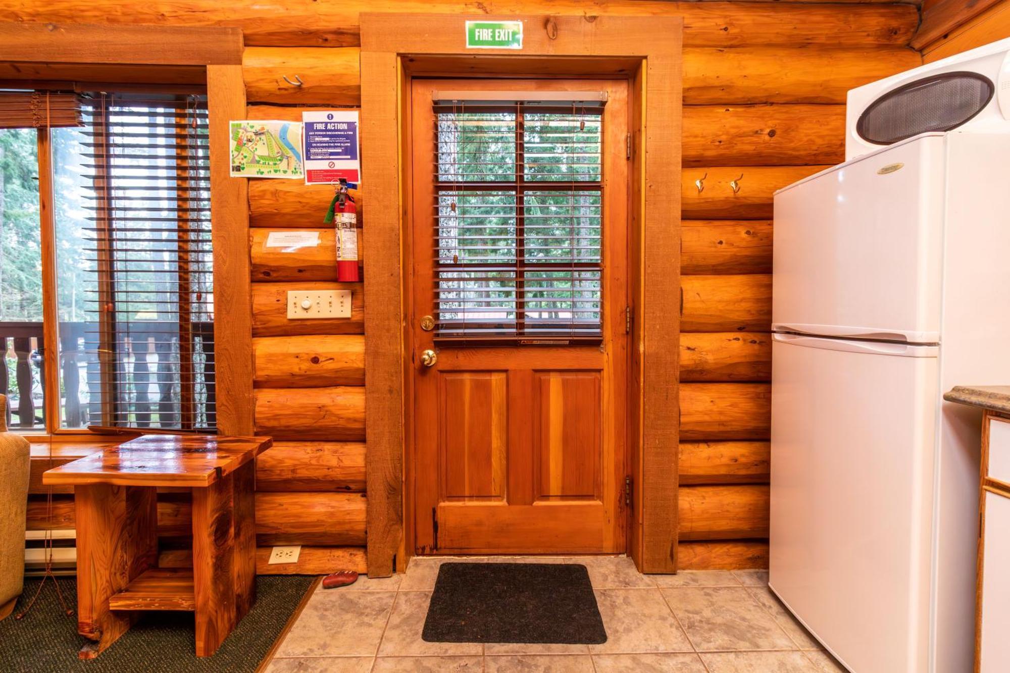 Riverbend Cottage & Rv Resort Parksville Bagian luar foto